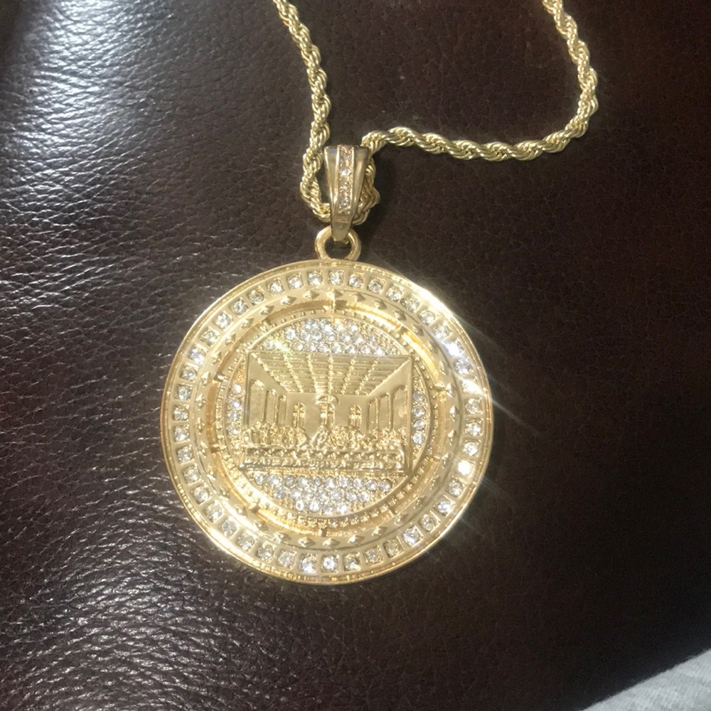 Gold Last supper pendant